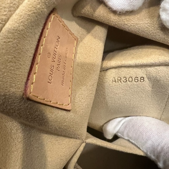 Louis Vuitton Monogram Canvas Etoile Handbag - Picture 13 of 13